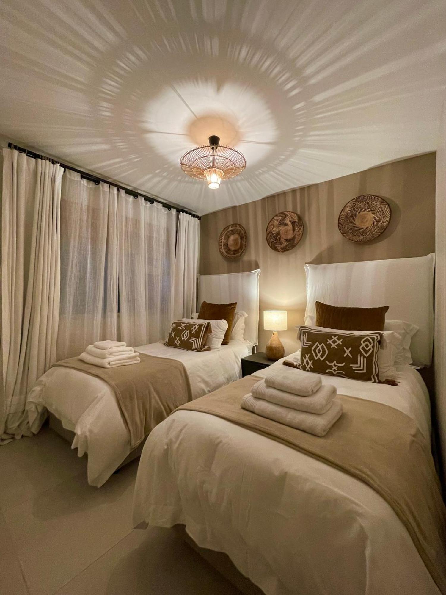 Abode Africa Apartment Bloubergstrand Exterior foto